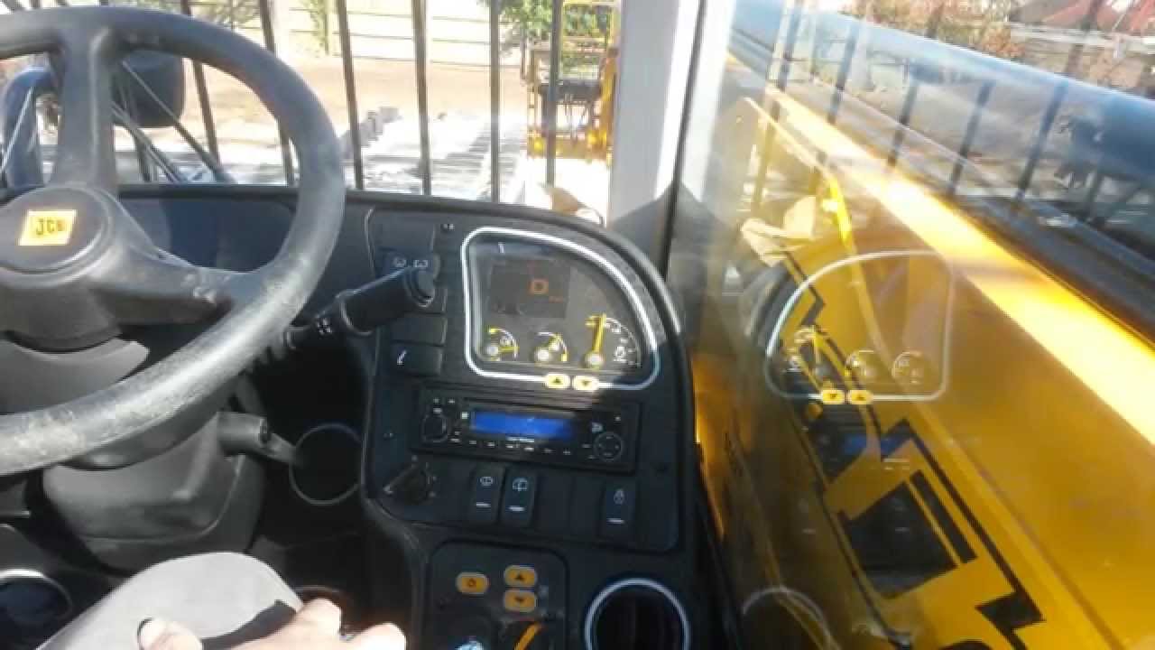 operating a jcb 535-140 forklift