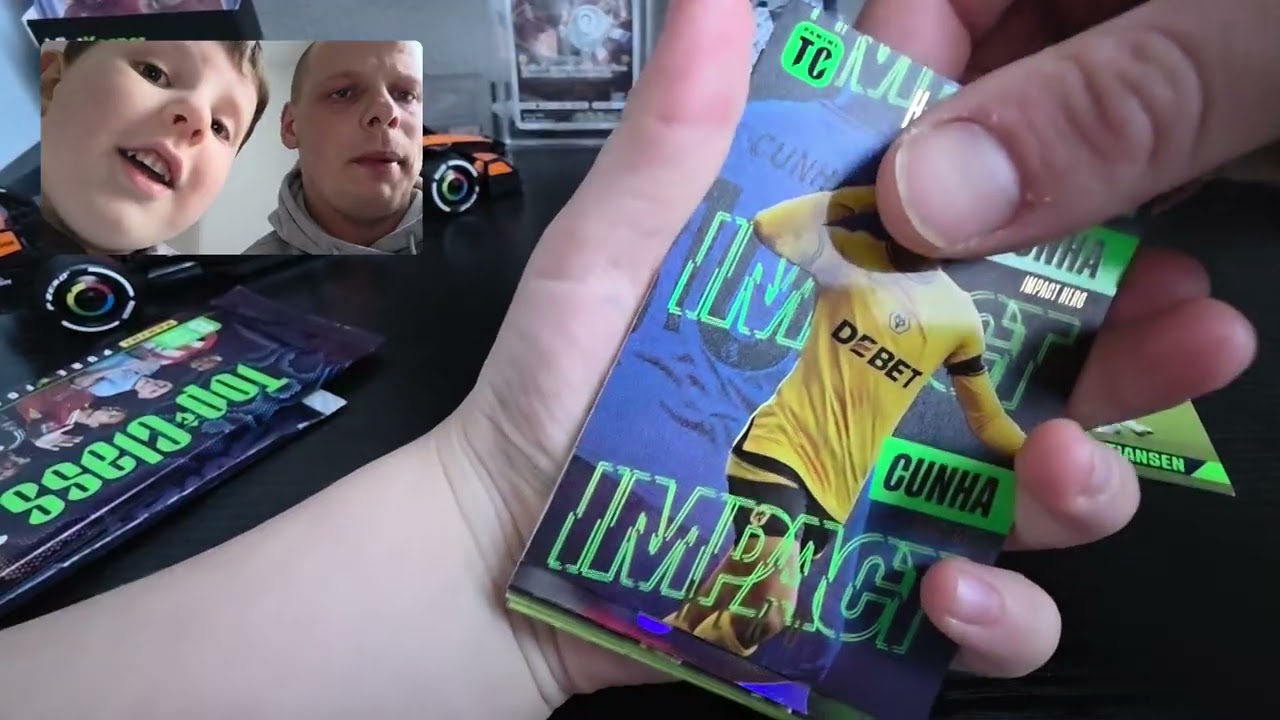 We have a guest today #topclass #footballcards #packopening 