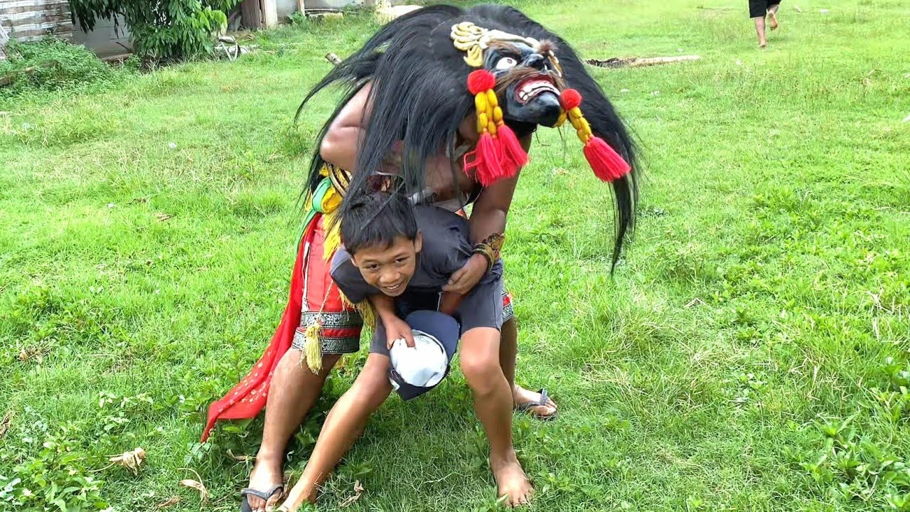 KETANGKAP BUTO NGAMUK !! TOP Video Lucu Bikin Ngakak - GEMBONG AJI JOYO live Kaliweden