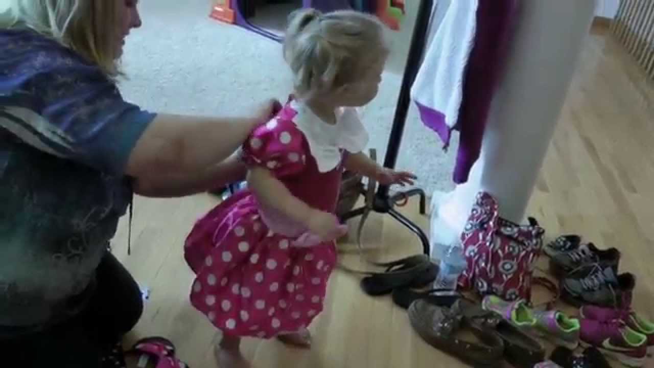 Olivia meets Minnie Mouse!
