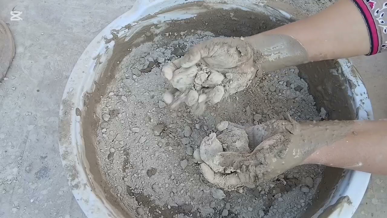 New mud crumbling vlog with paste mixing #oddlysatisfying #clay 