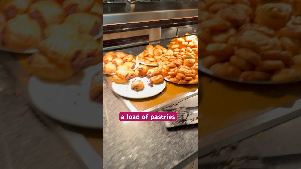 The all-inclusive buffet breakfast at Riu Paraiso Lanzarote (2025)