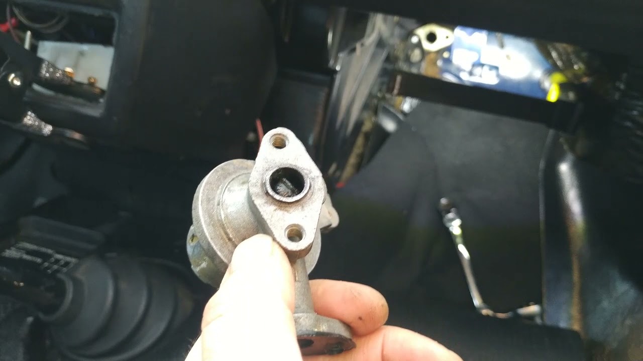 Sostituzione rubinetto riscaldamento LADA NIVA
