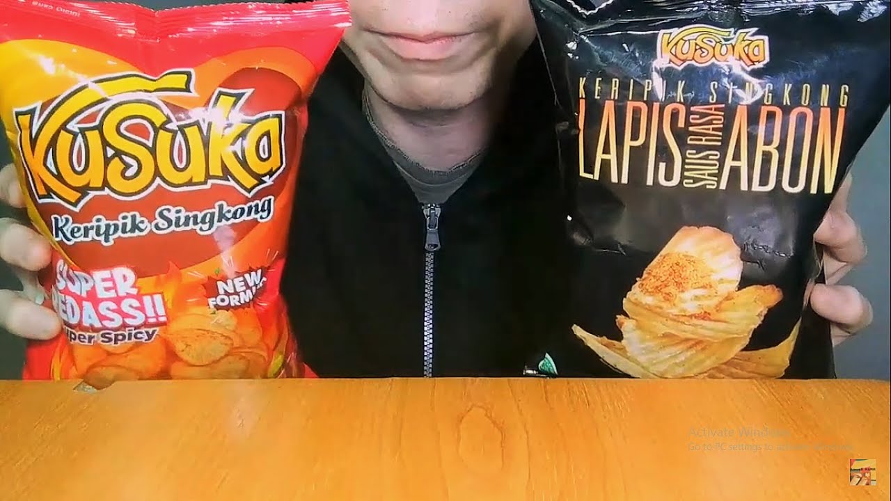 ASMR KERIPIK SINGKONG KUSUKA RASA SUPER PEDAS DAN LAPIS SAOS RASA ABON #REVIEWSNACK