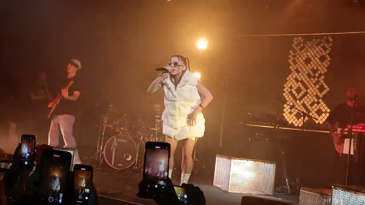 Angelina Mango ❤️ apertura concerto  Bari 14/10/2023. CHE T’O DICO A FÀ”