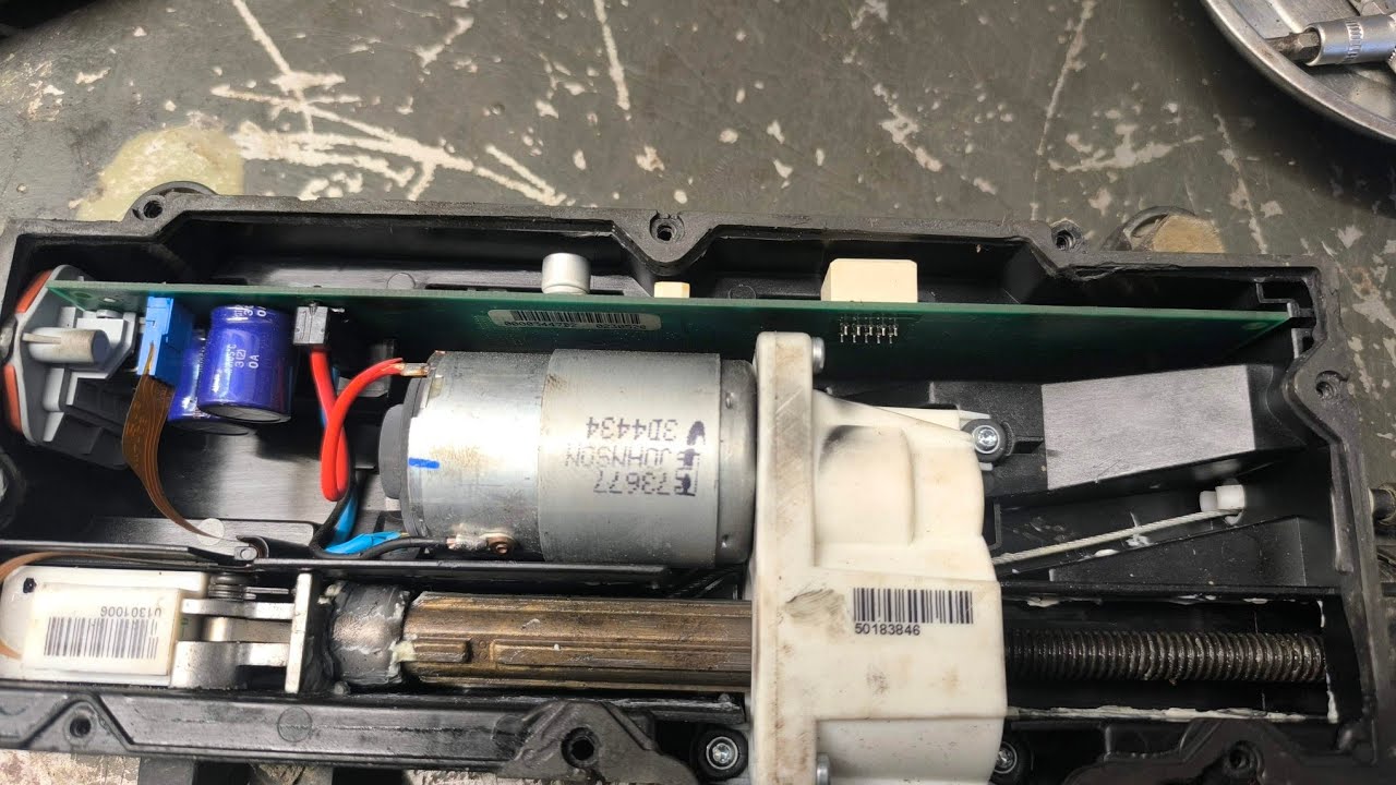 Renault scenic 2 moduł hamulca postojowego błąd DF043