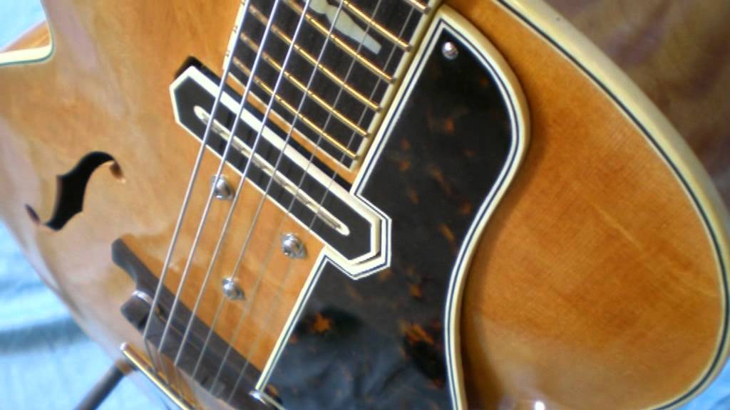 Axel Hagen playing Daniel Slaman guitar DS-250 eXtra