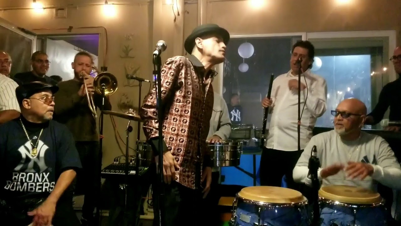 Orquesta Dulzura Pete Rodriguez canta Frankie Vazquez 