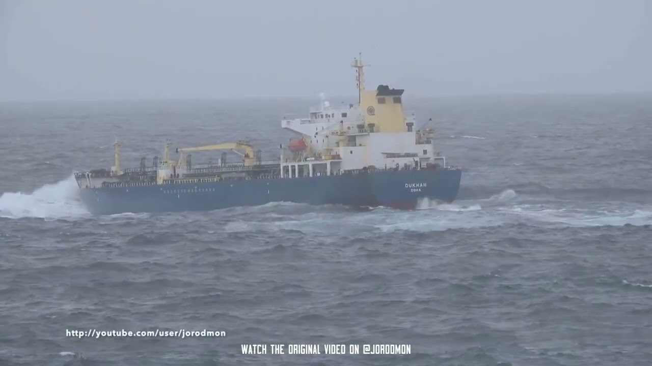 Ombak Besar vs Kapal Tanker Gede apa yang terjadi #ship #shipping #storm