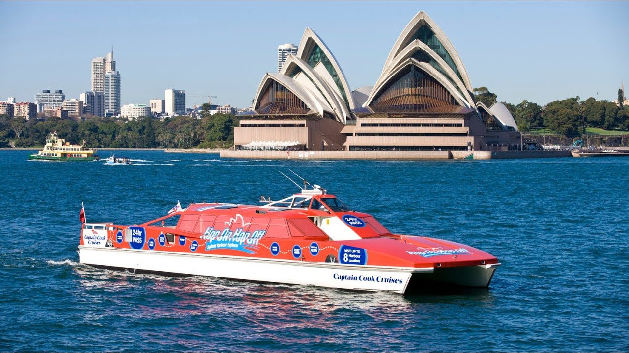 Hop-On Hop-Off Cruise on Sydney Harbour, Australia