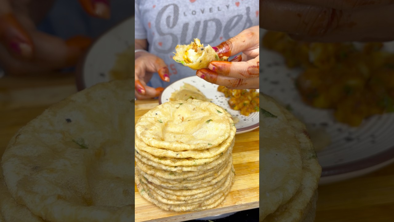 Aloo Suji puri recipe #shorts #ytshorts #cooking #puri #aloopuri #Iamsavitavlogs #recipe