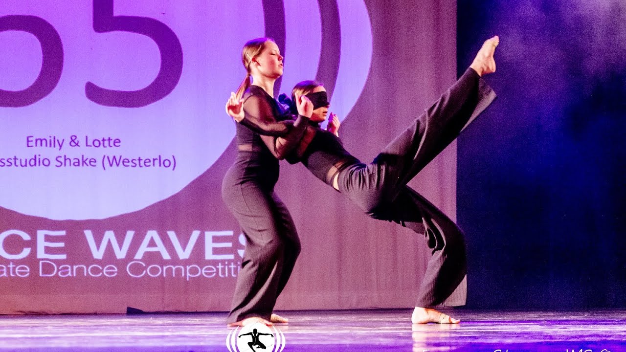 22-23 Qualifier 6 BE - Emily & Lotte (Dansstudio Shake) // Carry You Ruelle