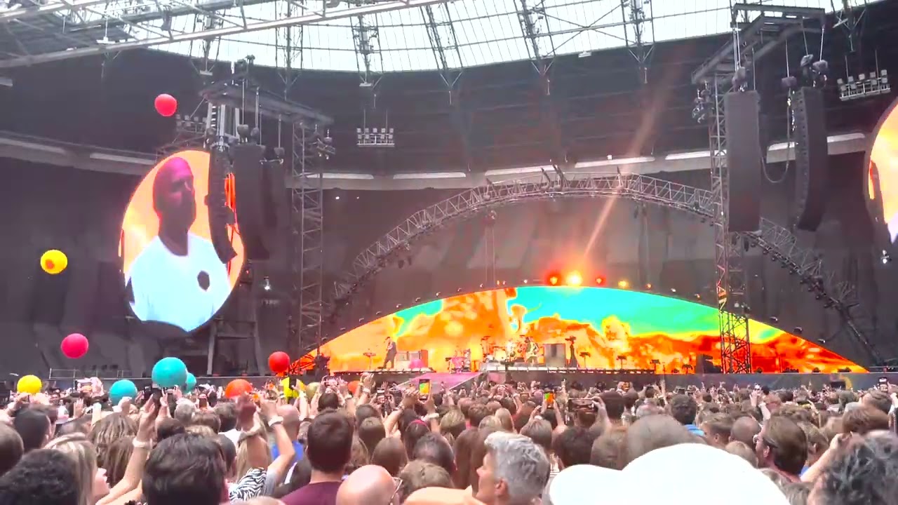 Coldplay - Paradise, Live at Johan Cruijff ArenA Amsterdam
