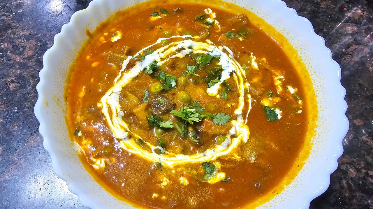 Itni tasty bani thi ki 10 minutes main hi finish ho gai #matarmashroom #video #GharKaKhanaWithDeepti