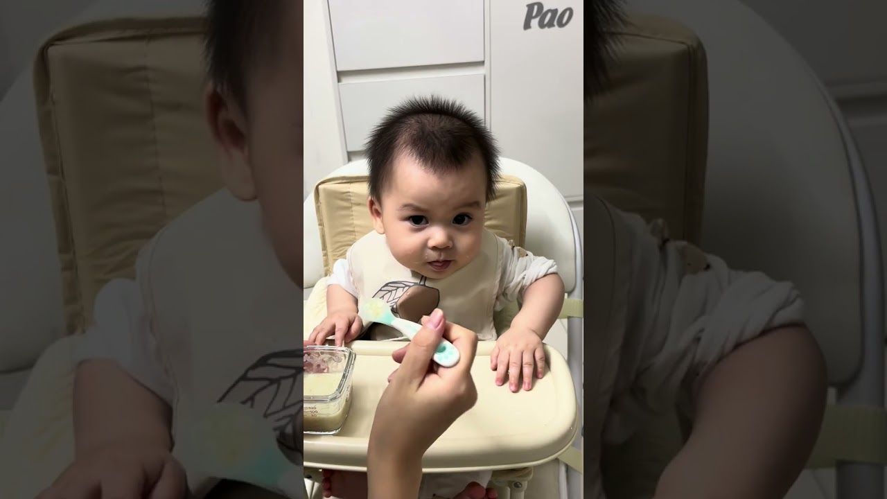 Em Pao đẹp trai nhất thế giới với 100ml cháo thịt gà đỗ xanh và cái kết lè nhè!!