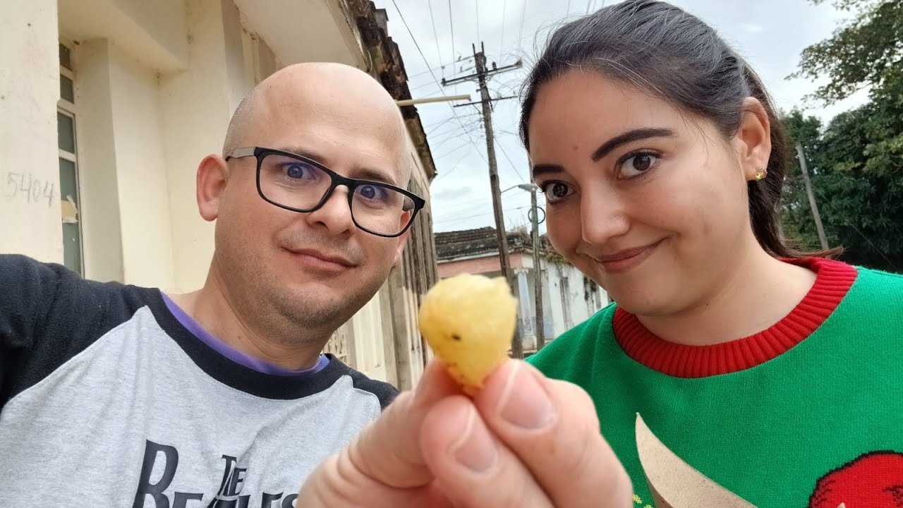 Mi esposa mexicana prueba COMIDA CALLEJERA en Cuba por primera vez. ¿Le gustó todo?