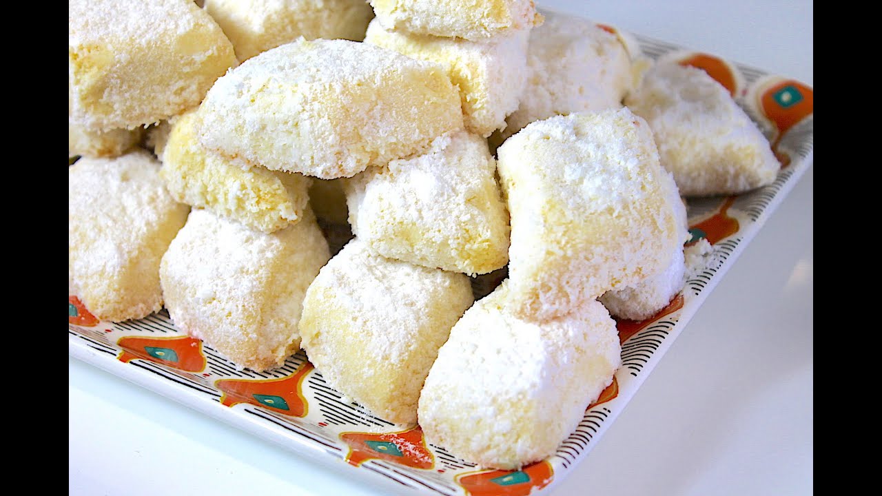 GATEAUX FONDANTS À LA NOIX DE COCO RECETTE FACILE ET RAPIDE POUR L'AID - AVEC PEU D'INGRÉDIENTS