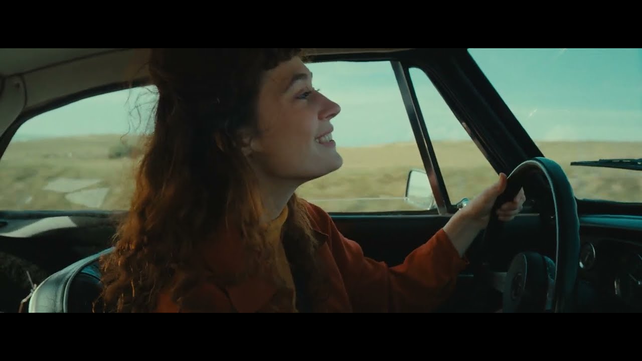 M&eacute;lys - November (Official Video)