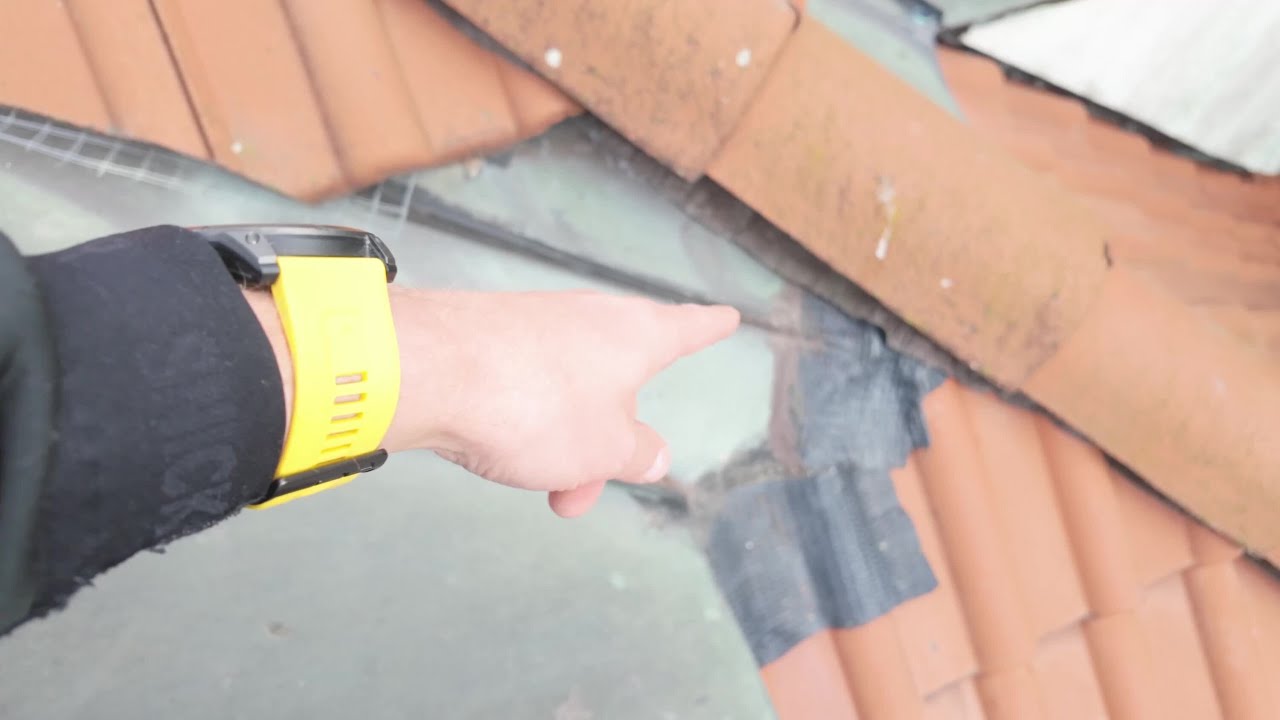 Szukamy.... 🤔😉 #przeciek #dach&oacute;wka #braas #rąbek #blachanarąbek #naprawa #komin #kosz #koszdachowy #