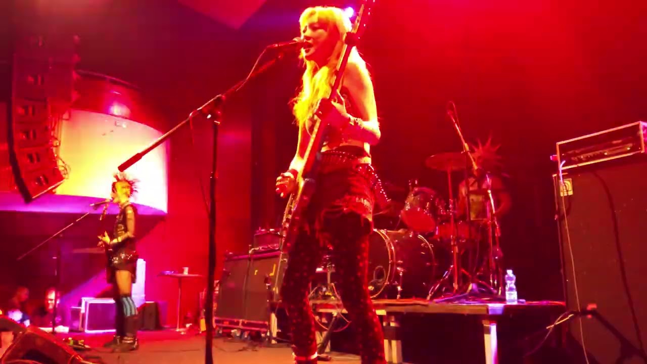 RUMKICKS (럼킥스) - 권태 / 무뢰한 (Live in Brno, 2023)