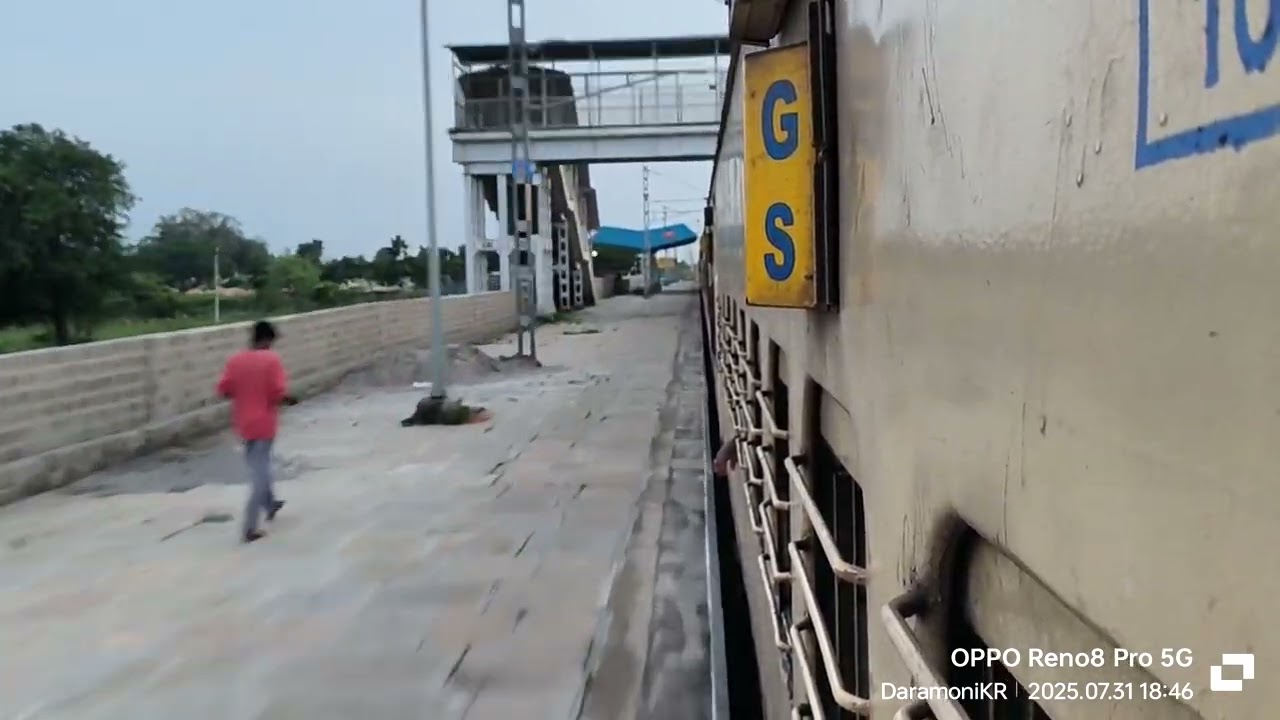 HUNDRY EXPRESS SKIPPING BALANAGAR RAILWAY STATION at MPS.
