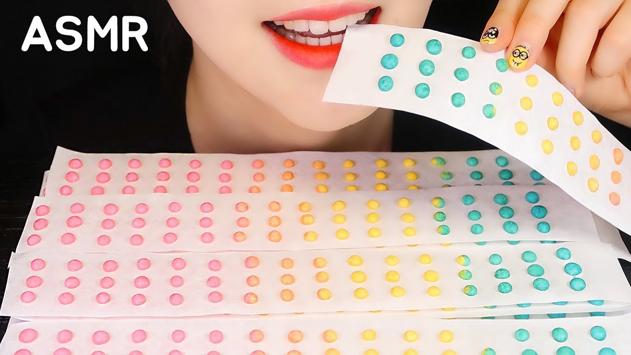 ASMR CANDY BUTTONS 🚦 How to eat candy buttons like a pro 😎