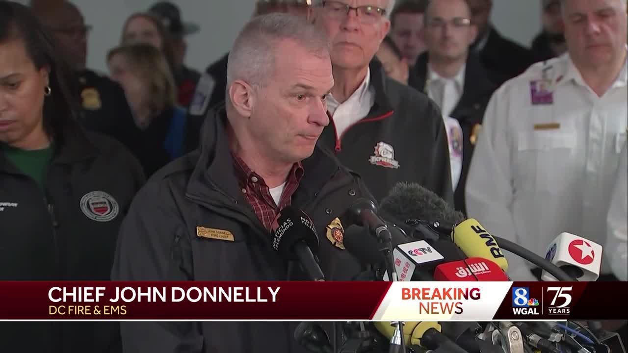 Washington DC: American Airlines plane collides with Blackhawk helicopter