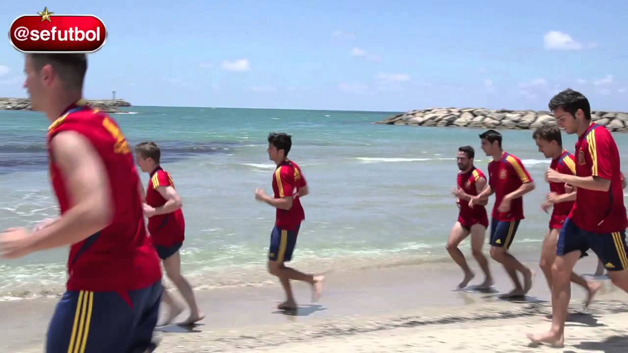 Entrenamiento Sub21 en la playa de Herzliya