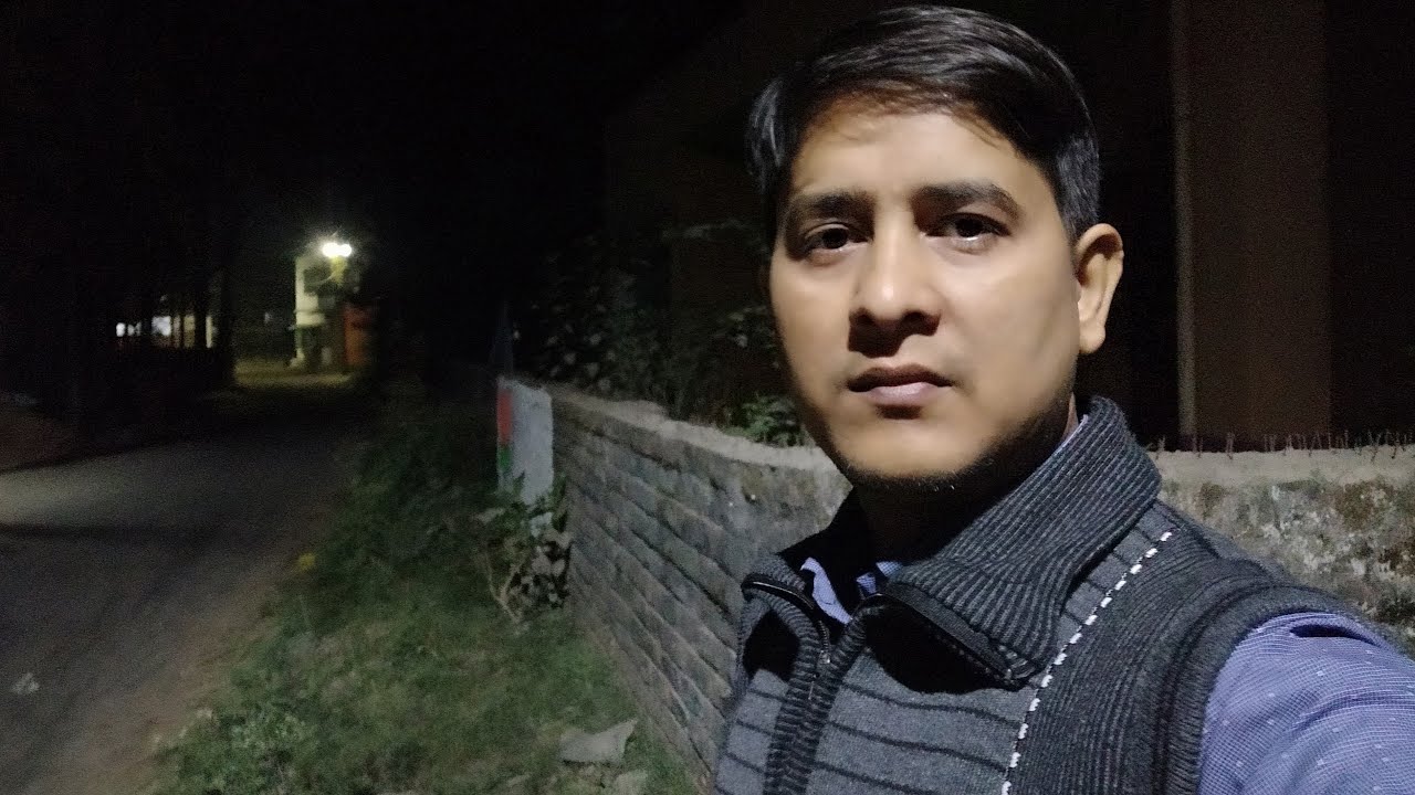 লালবাগ সবজি কাটরা হরিনাম কীর্তনের প্রসাদ গ্রহণে যাচ্ছেন