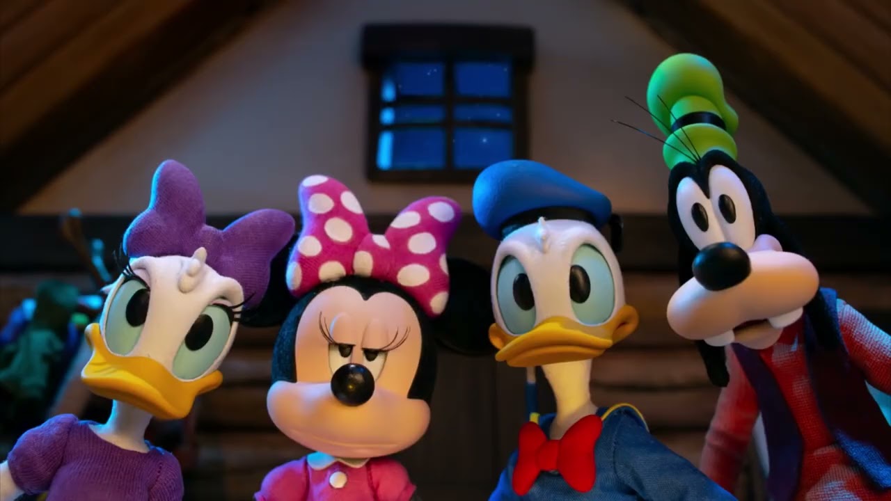 Disney Junior Mickey Mouse and the Magical Holiday Bag