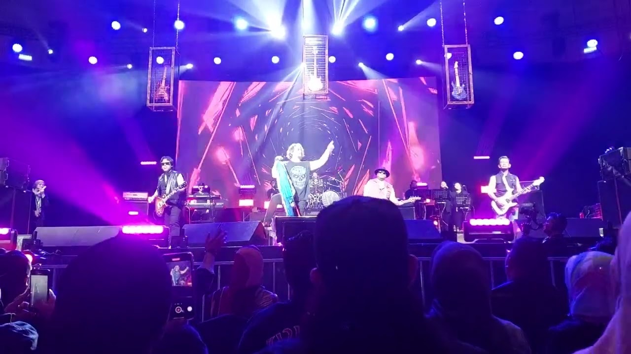 Wings - Sejati (Live at Dewan Merdeka, World Trade Centre)