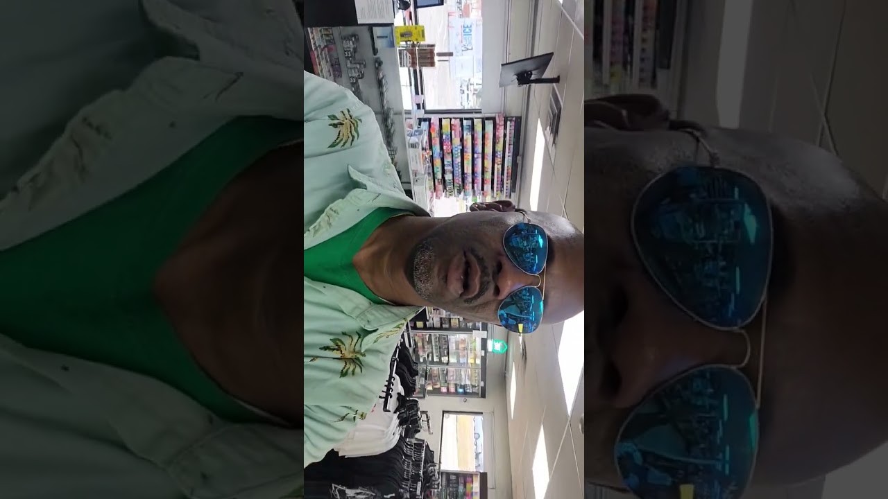 Stinkys Smoke Shop Review music by #SlowBurnCrew