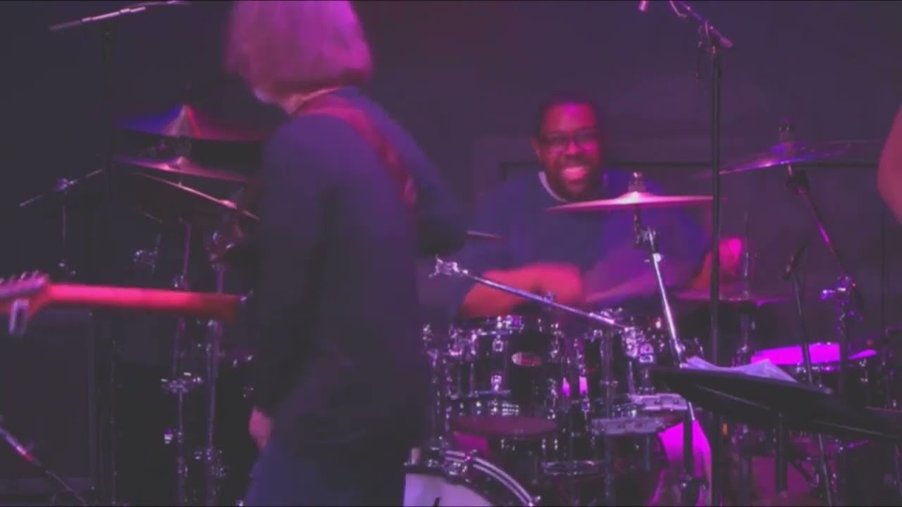 Группа Dean Brown Band при участии Марвина «Смитти» Смита — концерт в Европе, 2016 г.