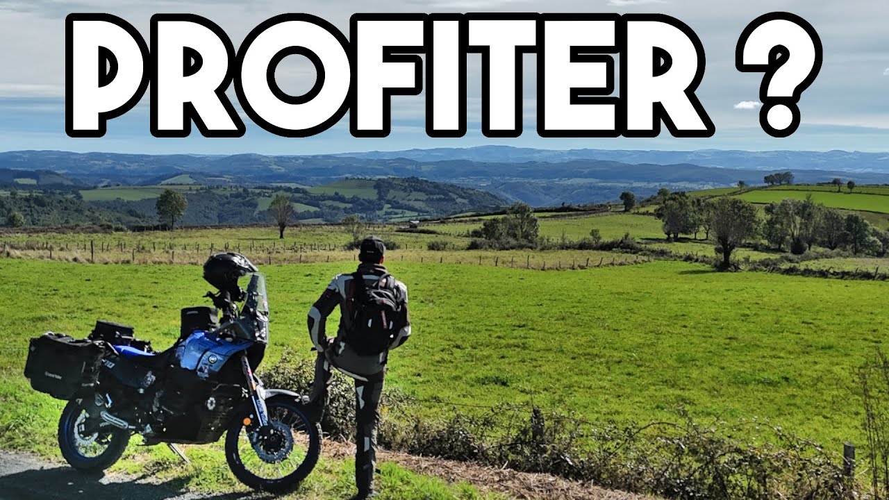 PROFITER entre l'Aubrac et l'Auvergne sur un Road TRIP moto à l'arrache... - EP03
