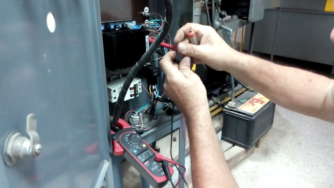 Recambio de AVR en grupo electrógeno.