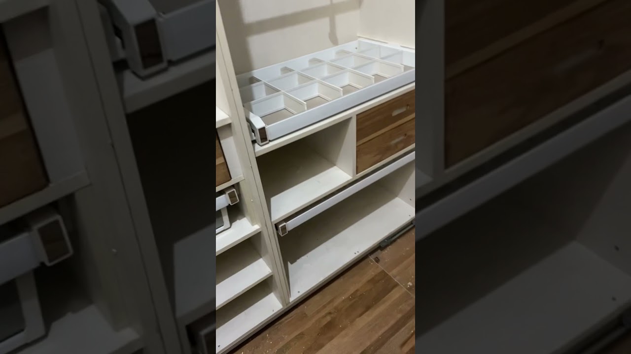 DSWoodtech Modular wardrobes made of plywood, S veneer with very functional #delhidesigner #dswgroup