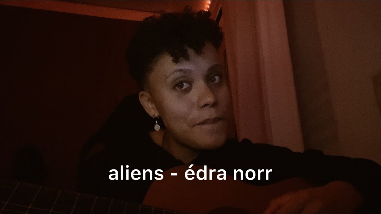 aliens 👽 - Édra Norr (Elayne Baeta).
