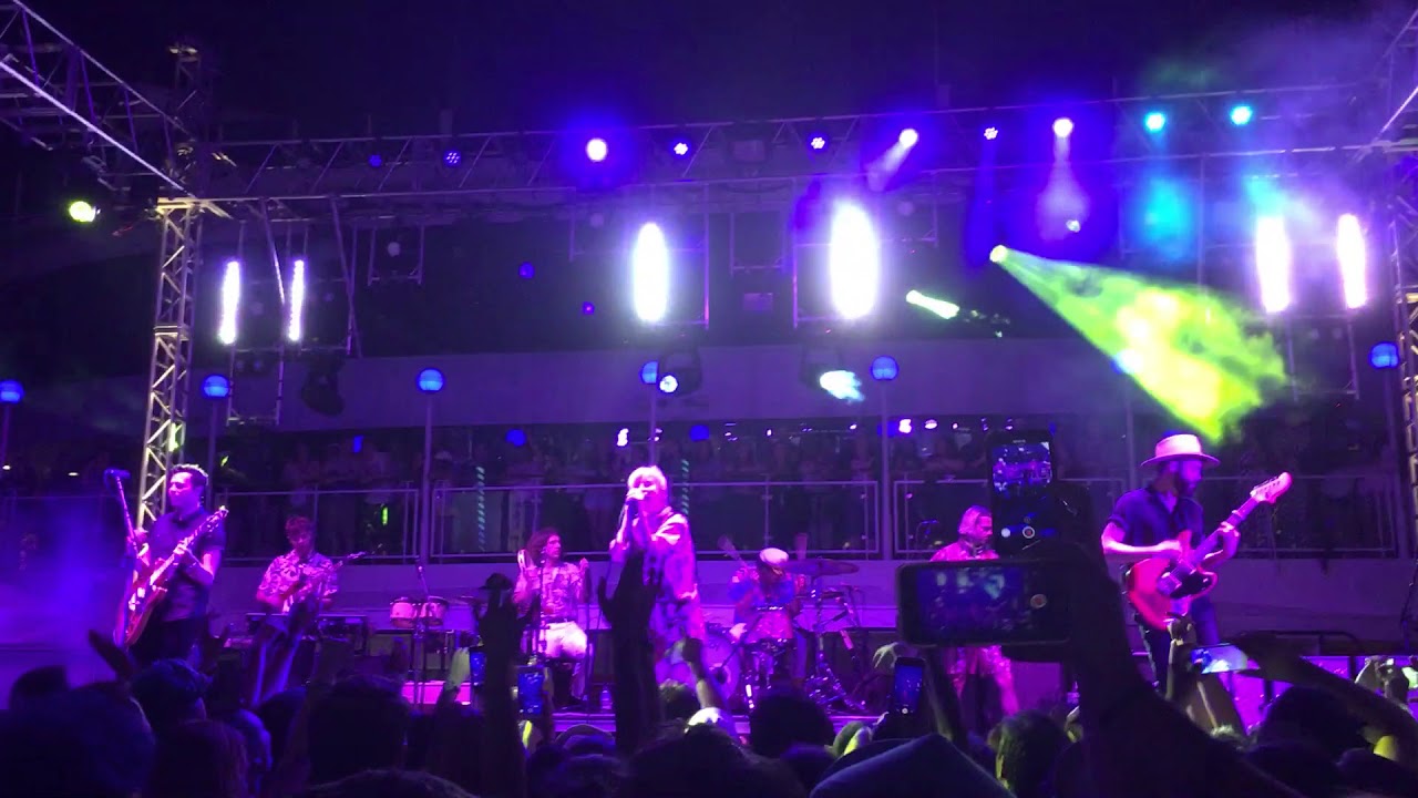 Parahoy 2018 - (One Of Those) Crazy Girls