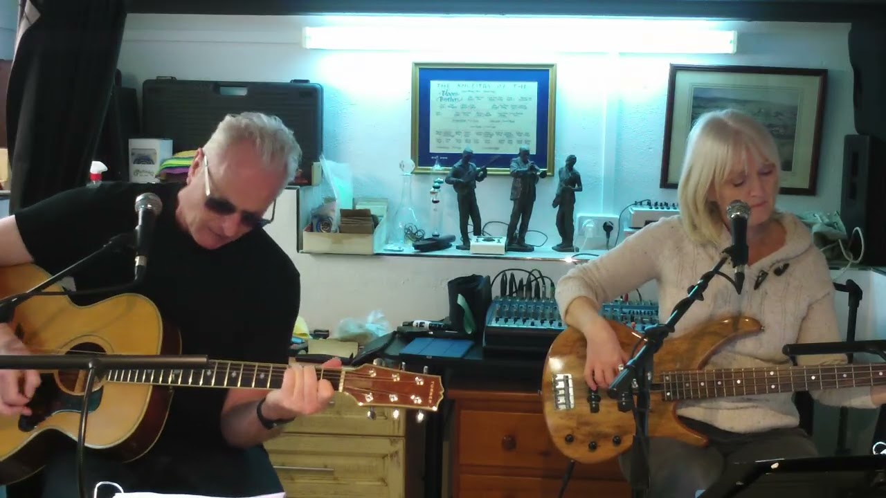 Life on Mars David Bowie cover by Acoustic Moon.