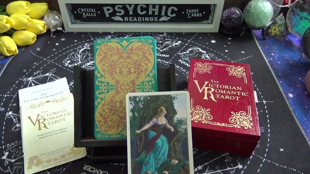The Victorian Romantic Tarot - 4th Edition w/ Cold Stamping - Flip Through