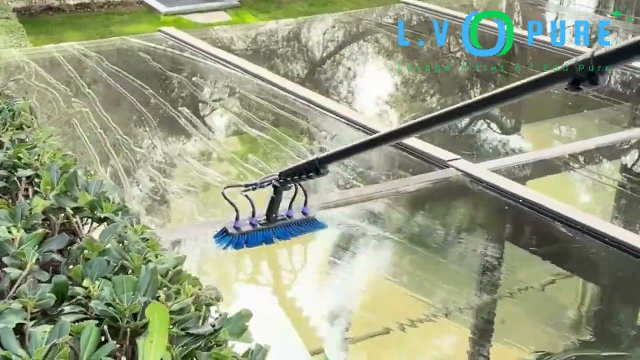 Nettoyage 100% écologique vitres piscine à l’eau pure Alpes-Maritimes