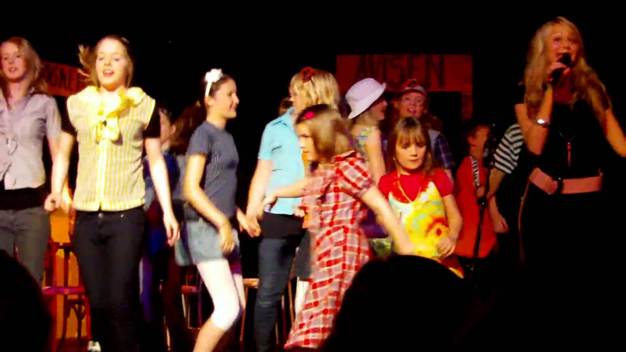vores-teater 2009  - bølle-bob- the valde song xD