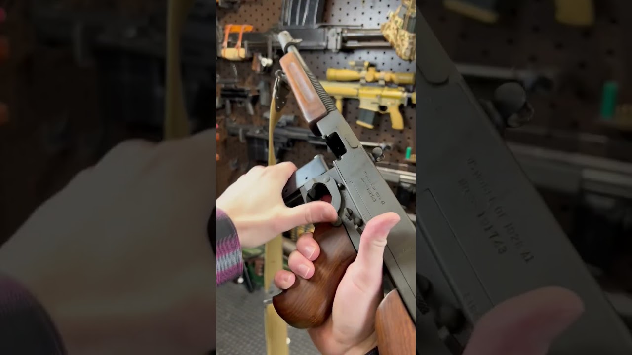 Why the MP40 is WAY BETTER than the Thompson 💔 in 1 Min #Shorts