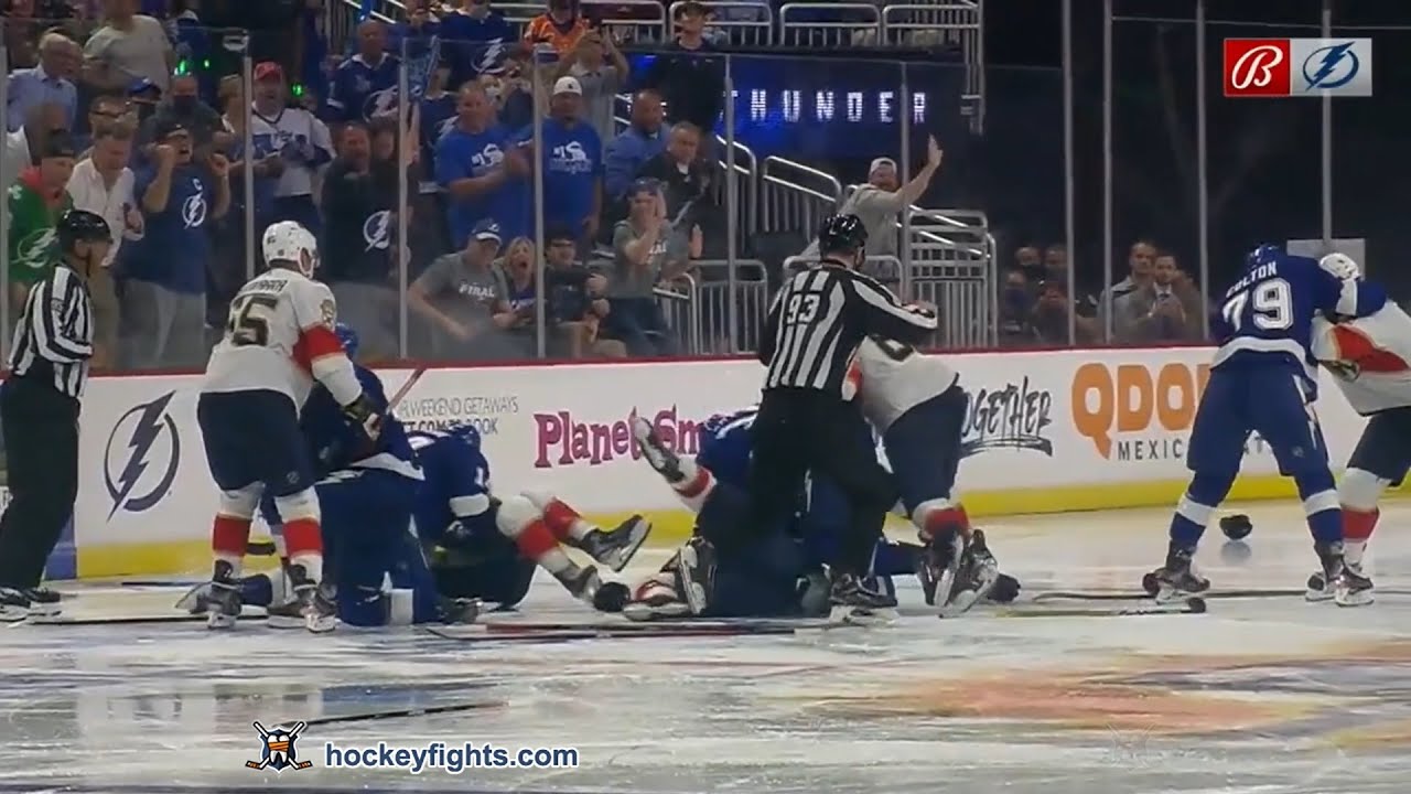 Radko Gudas vs Ross Colton Oct 5, 2021
