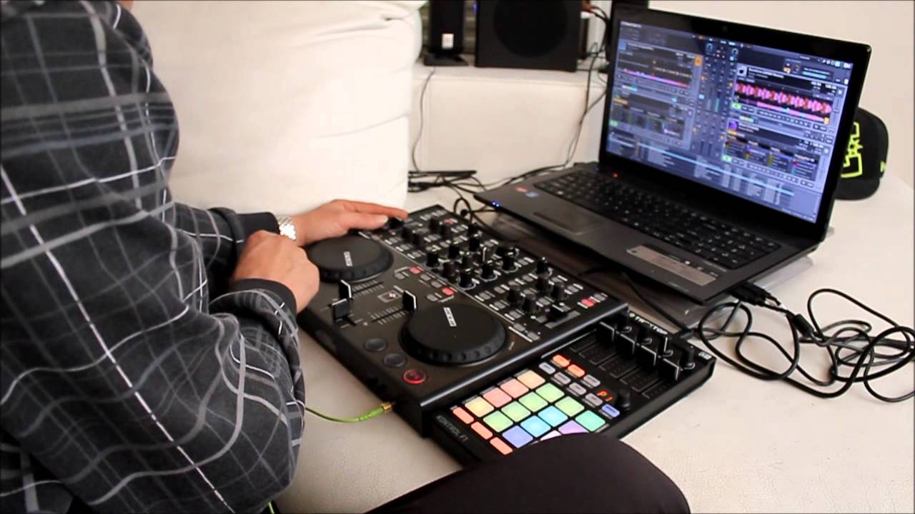 Live - remix deck set on Traktor Pro 2 with Kontrol F1