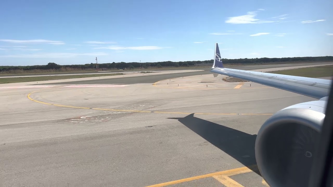 Takeoff from Barcelona international airport! LOT 737 MAX 8