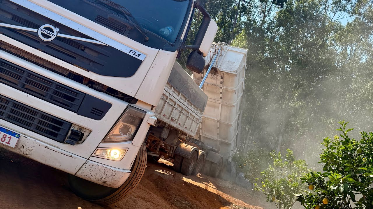 Aqui não entra Bitrem tem que desengatar 😳/ Descarga Calcario Serrania Mg 🚛💨