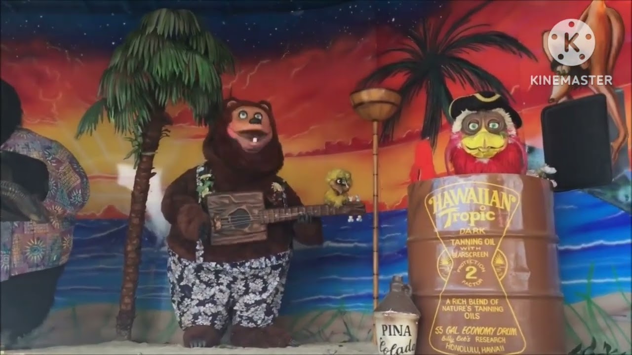 bear a dise the lion sleeps tonight #showbizpizza #80s
