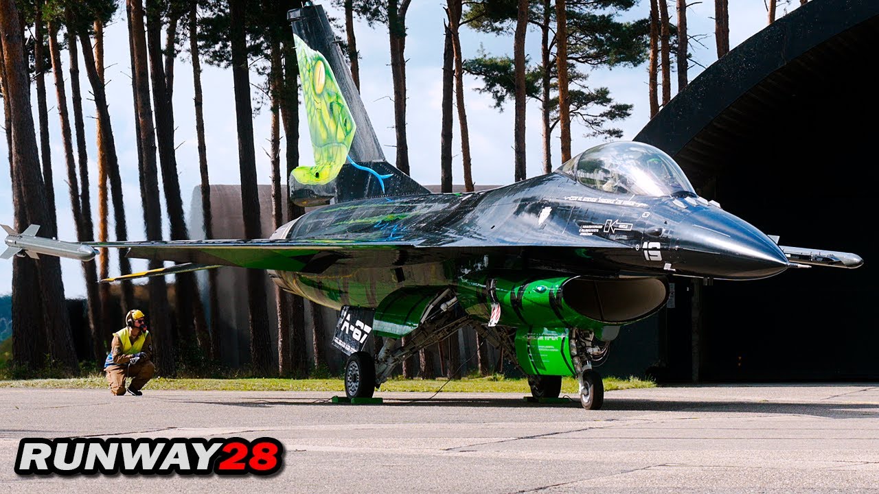 Belgian Air Force Days - Pilot 'Vrieske' is Ready for Another Show