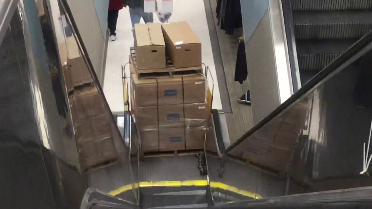 STORE CLOSED! Broken Montgomery G&P Escalators At Former Sears EastGate Mall In Cincinnati, OH